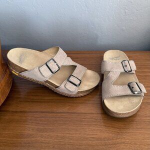 Dansko Dayna Leather Buckled Slide Sandals  Vibram Soles in Stone Taupe 37